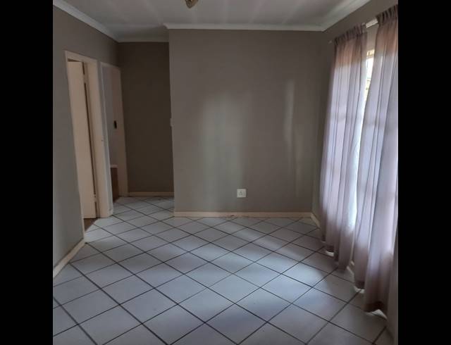 2 BEDROOM TOWNHOUSE RENTED IN MORELETA PARK